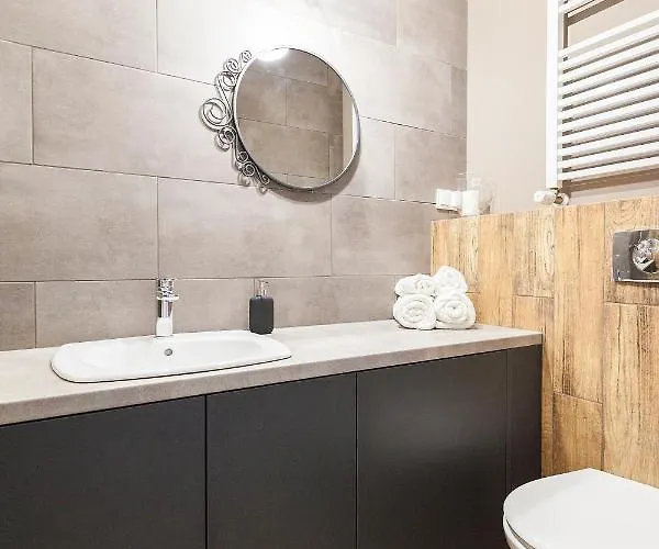 Book Fabryczna Apartman *